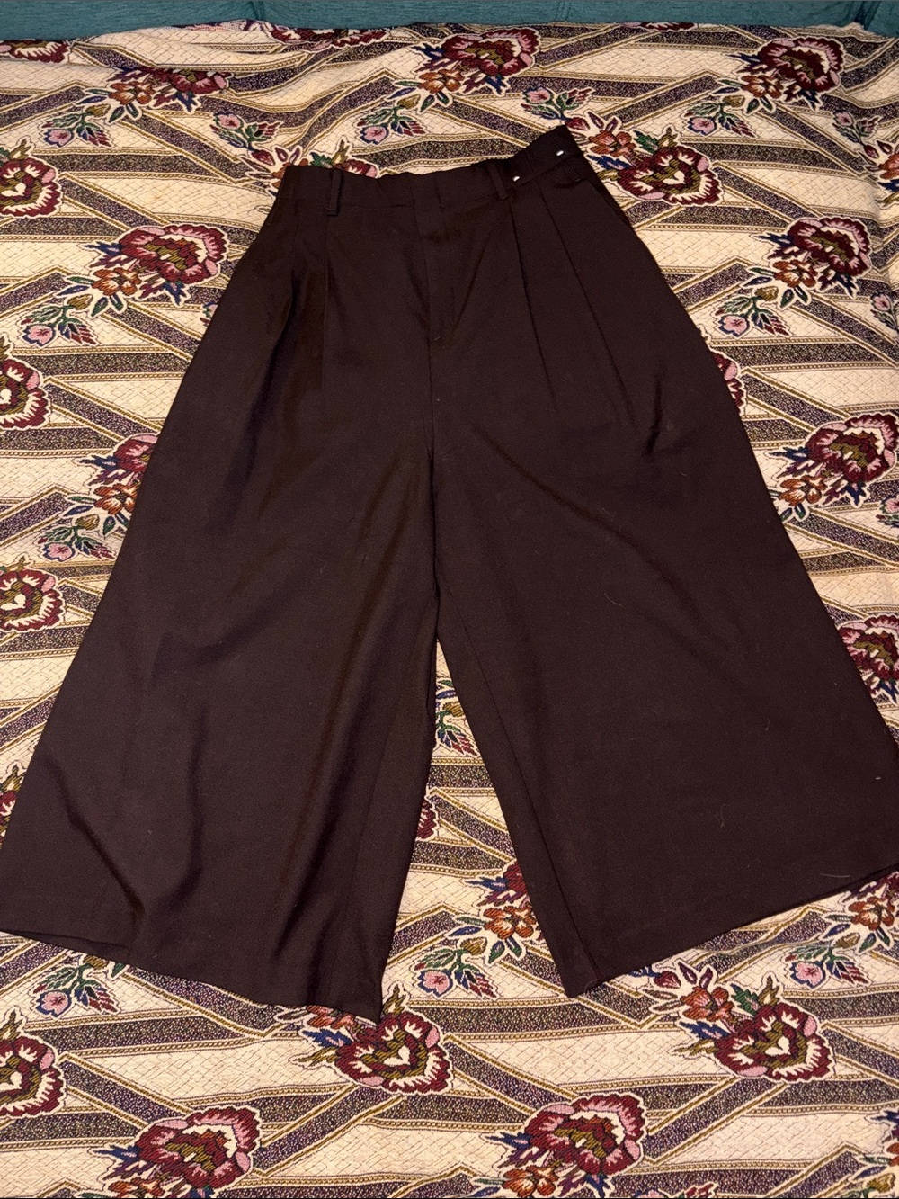 Uniqlo High-Waist Wide-Leg Crop culottes Pants -